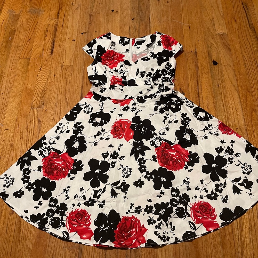 Rose floral dress! 🌹